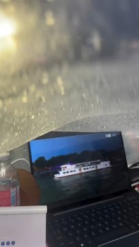 Beaucoup voulaient savoir comment nous, les #journalistes avons travaillé lors de la #cérémonie d’ouverture de #ParisOlympics2024 sous la pluie ? #Réponse en #images !