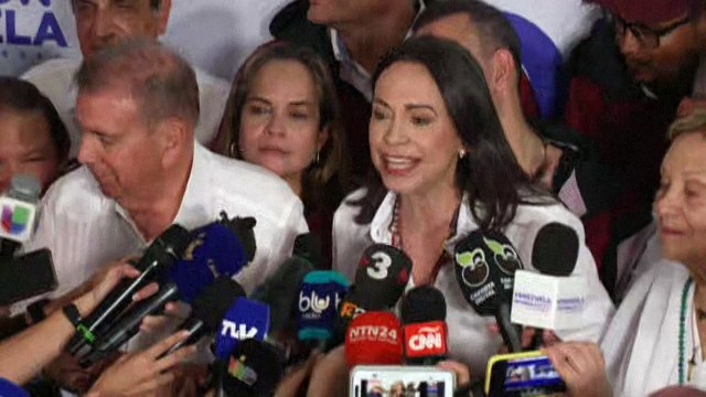 Oposición de Venezuela pide a electores permanecer en centros de votación para escrutinio