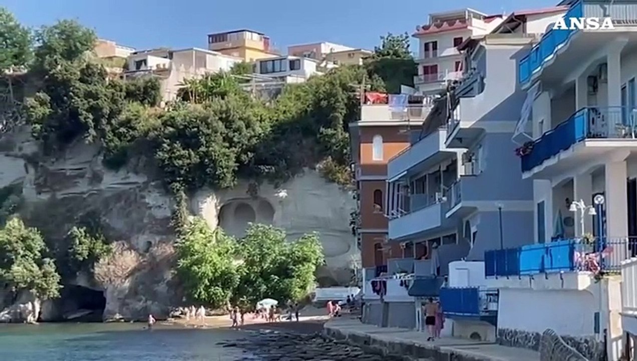 Nuova scossa di terremoto ai Campi Flegrei, avvertita anche in una spiaggia di Baia