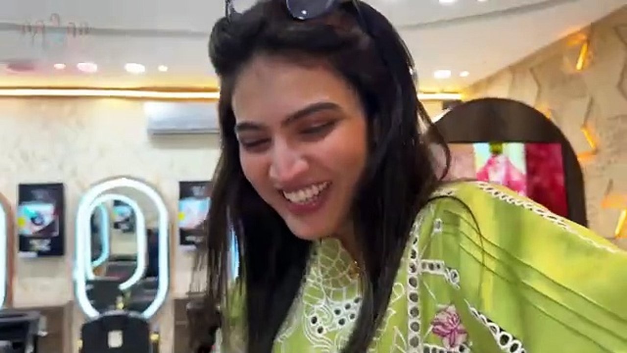 AREEB_KA_FEMALE_SALOON_MAI_FACIAL_KER_DEA____New_Trip_Ki_Packing_Hogai_(360p)AREEB_KA_FEMALE_SALOON_MAI_FACIAL_KER_DEA____New_Trip_Ki_Packing_Hogai_(360p)