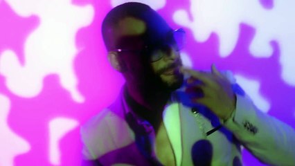 مشهد مميز من كليب 'امشى من هنا' لمحمد الريفى 2024 🎶