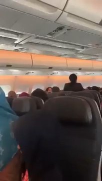 La #cheffe de #bord du vol Air Canada AC 73 #Casablanca - #Montréal crie sur certains des 296 passagers réclamant des #couvertures. Résultats : vol annulé et une indemnisation de 1000 $ aux passagers