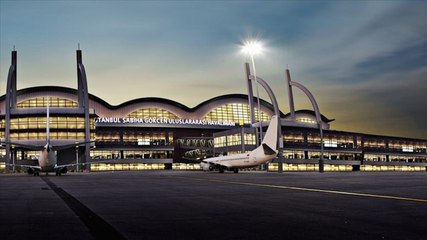 Pilot, düşük yapan yolcu için zamanla yarıştı