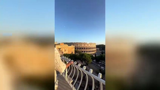 «Magnifico attico al Colosseo» in vendita a 12 milioni. L'ironia social dei romani: «Ma ce sta er parcheggio?»