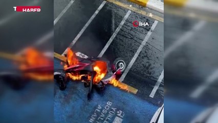 İstanbul'da yanan motosiklete binadan su döktüler