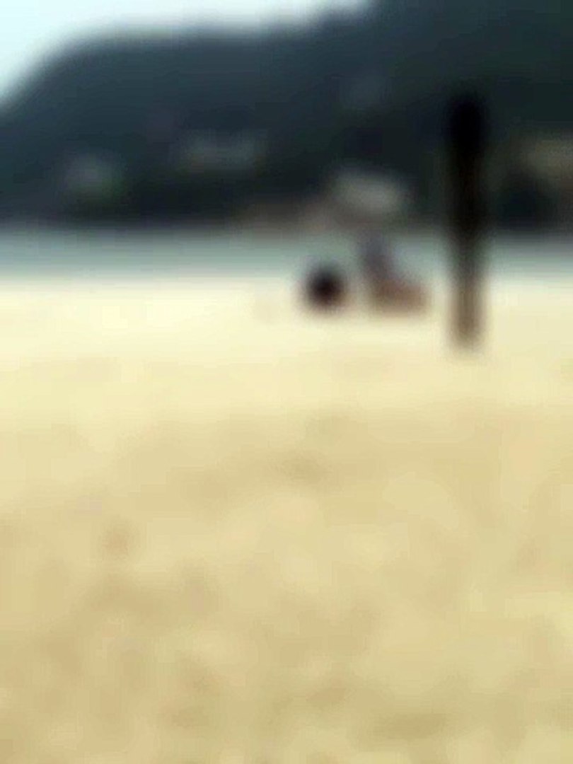 Casal é visto fazendo sexo ao lado de criança em praia do litoral de SP