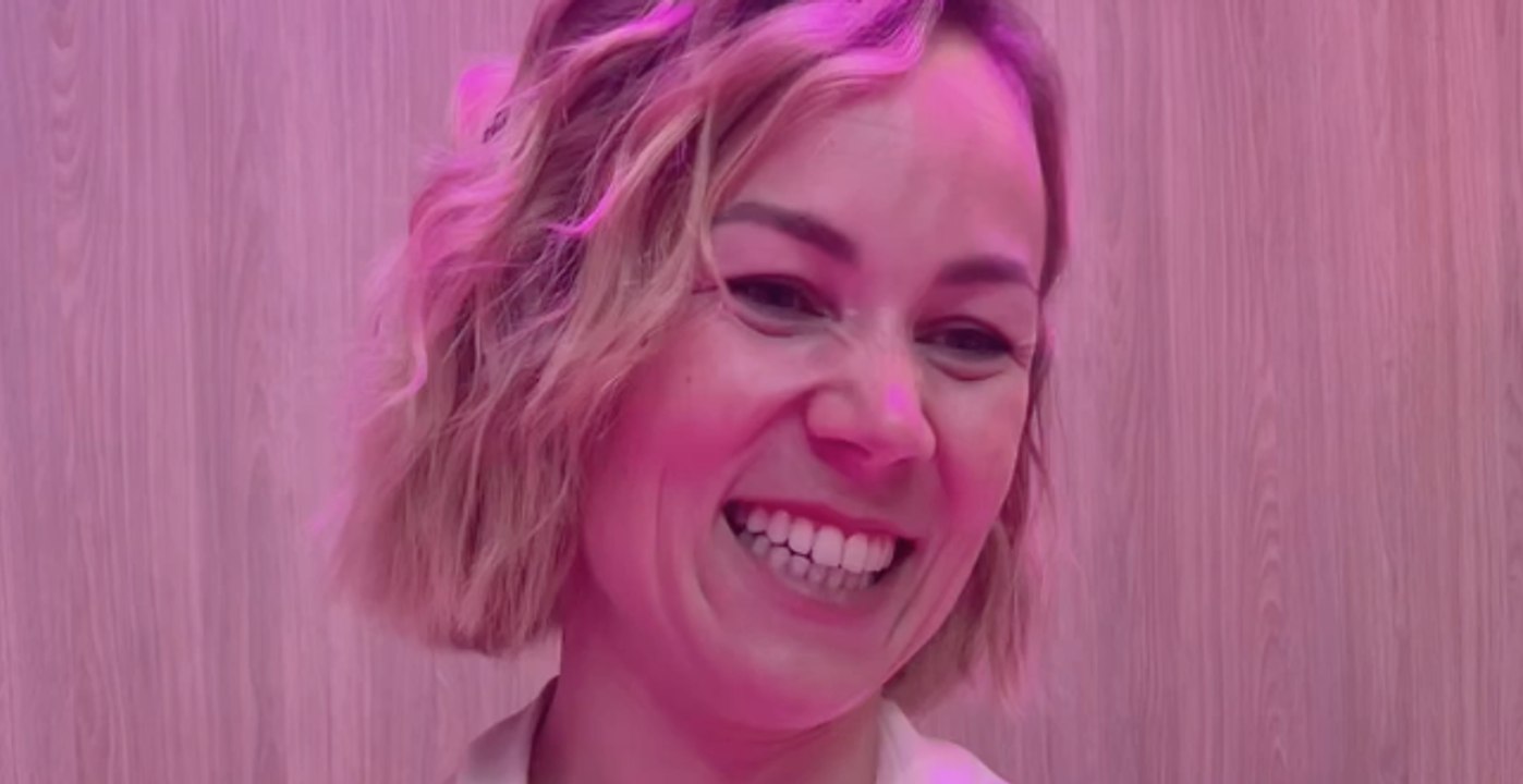 La maternité a-t-elle freiné sa carrière dans Danse avec les stars ? La réponse cash d'Emmanuelle Berne (Mamans & Célèbres)