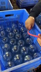 कारखाने में थर्मस कांच की बोतल बनाना