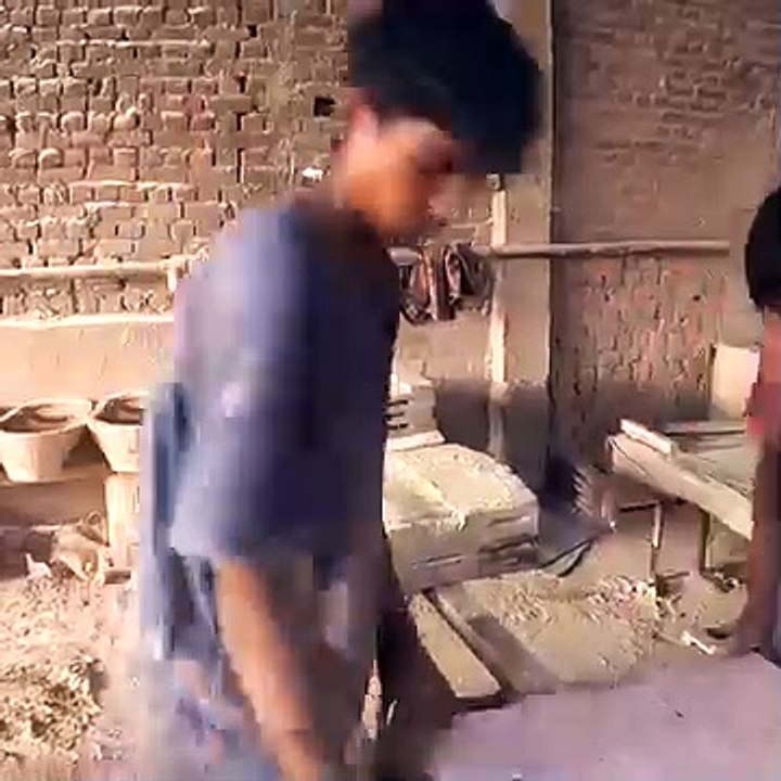 शौचालय की फैंसी सिरेमिक सीटें बनाना