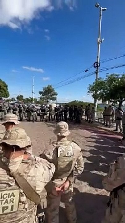 Operação policial prende 18 suspeitos de tráfic...