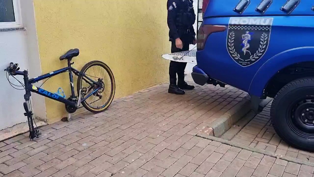 ROMU prende foragido da justiça que estava em p...