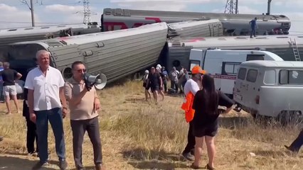 러시아에서 열차가 트럭과 충돌해 탈선..."최소한 140여 명 부상" / YTN