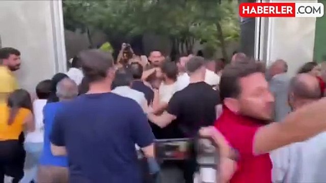 Van'da DEM Parti'nin önü karıştı! Polis, terör propagandasına izin vermedi, çok sayıda gözaltı var