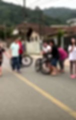 Gravação de vídeo de humor causa confusão entre ciclistas e moradores de Joinville