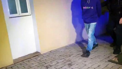 Fim do mês! Jovem é detido com maconha em carteira de Fox e nota de R$ 2