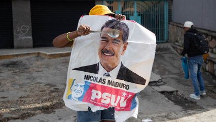 Las protestas en Venezuela arremeten contra la iconografía del chavismo