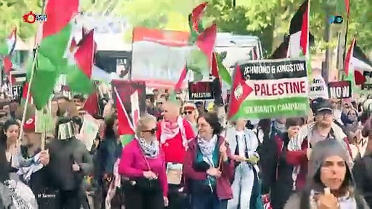 RIBUAN DEMONSTRATOR DI LONDON TUNTUT Gencatan Senjata di GAZA