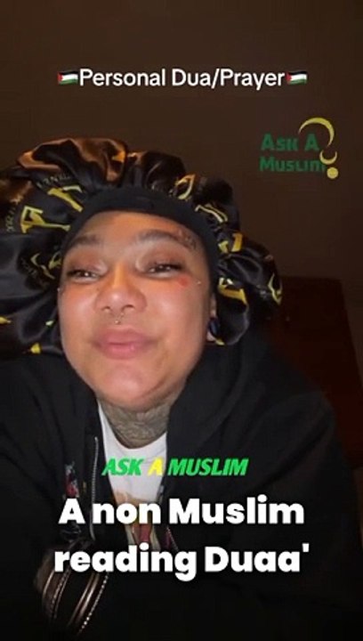 Non_Muslim_Getting_Emotional_as_She_Reads_a_Duaa