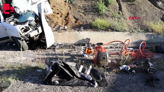 Erzurum'da ambulans ile hafif ticari araç çarpıştı: Dört ölü, bir yaralı