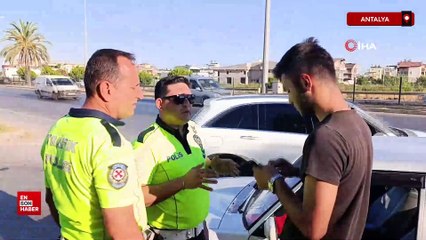 Antalya'da trafiği tehlikeye düşüren genç sürücüye trafik polisinden nasihat