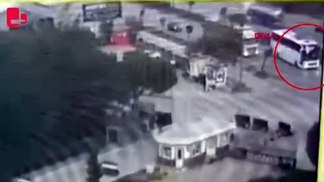 Yolcu otobüsü yayaya çarptı... Kaza güvenlik kamerasında