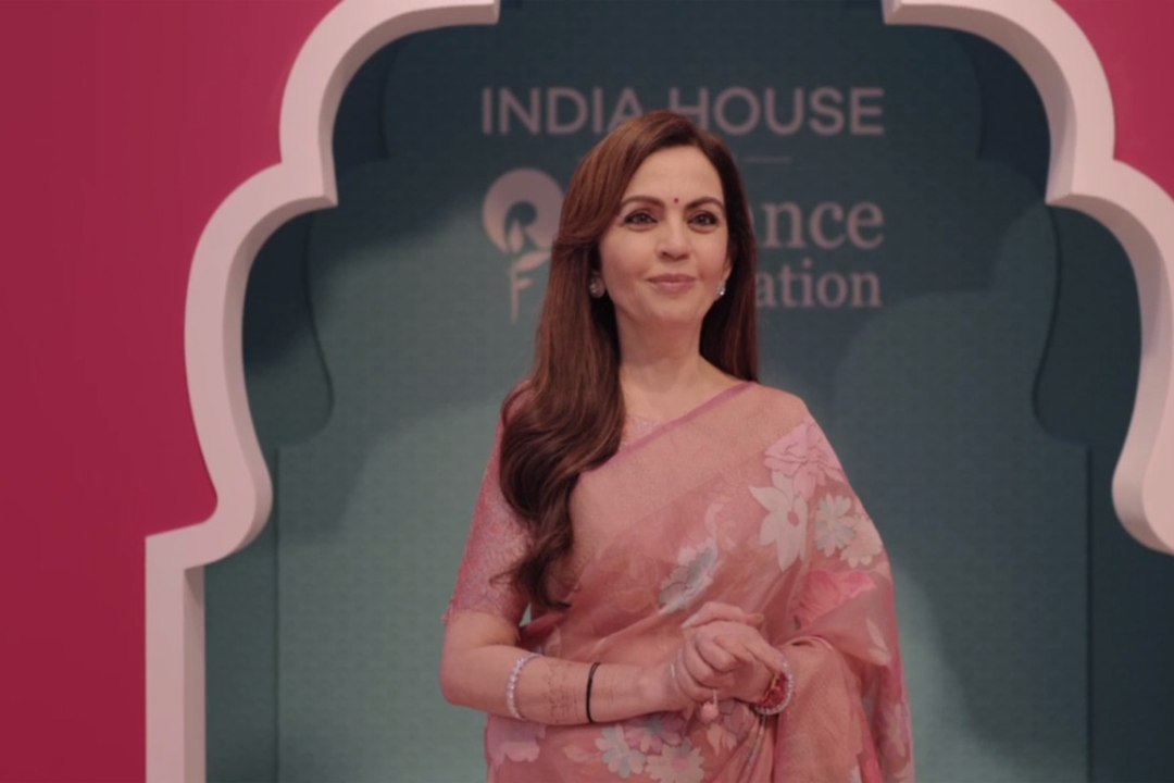 Nita Ambani: नीता अंबानी ने पेरिस में किया इंडिया हाउस का उद्घाटन