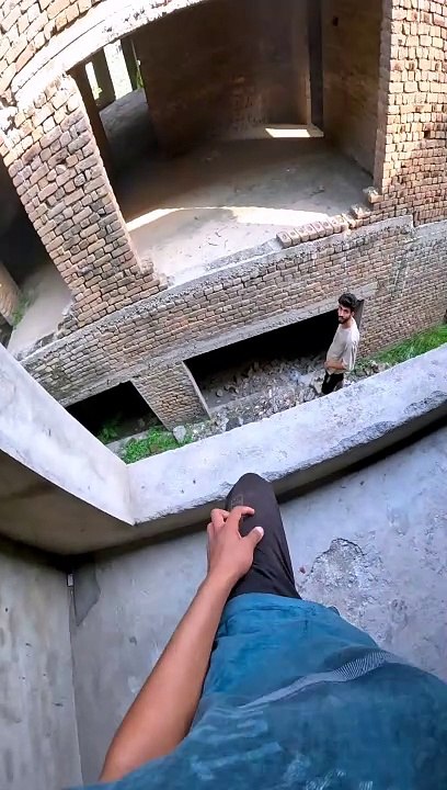 High jump from one building to another