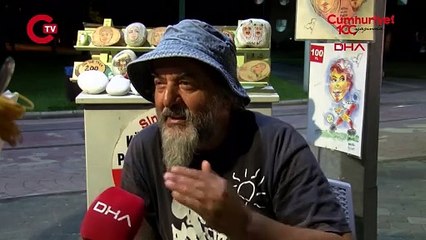 54 yıldır aynı parkta, kağıda ve taşa karikatürü çiziyor