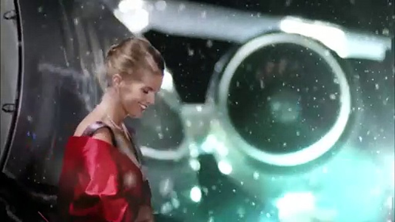 Fin d'une époque : A Paris, Place de la Madeleine, la boutique de la marque d'épicerie fine Hédiard, symbole de la gastronomie française, va être remplacée par... une enseigne de matériel informatique !