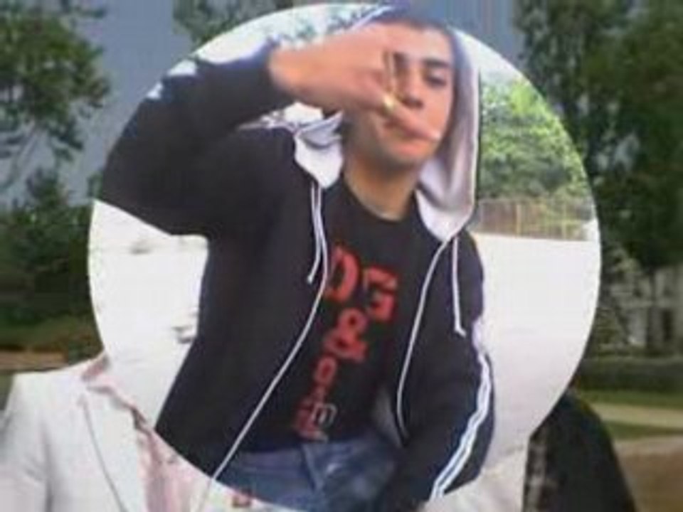 LA FAMîîLL£