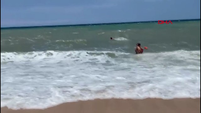 Arnavutköy'de akıntıya kapıldı; kurtarılma anları kamerada