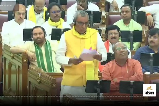 विधानसभा में ओम प्रकाश राजभर की उड़ाई गई हंसी, अंग्रेजी पढ़ने में फंस गए नेता जी, देखें वीडियो