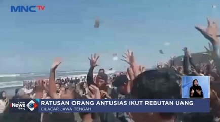 Ratusan Orang Antusias Ikut Rebutan Uang di Cilacap