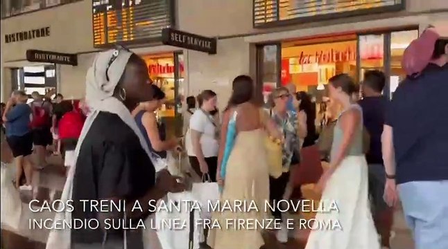 Incendio sulla linea ferroviaria tra Roma e Firenze, caos ritardi a Santa Maria Novella