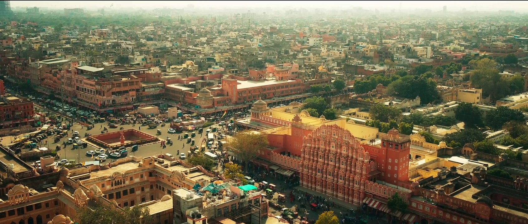 MR. & MRS. MAHI - OFFICIAL TRAILER _ Rajkummar Rao _ Janhvi Kapoor _ Sharan Sharma _ 31st May