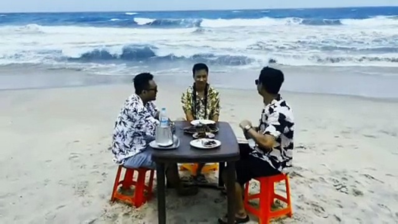 Enjoying at the beach