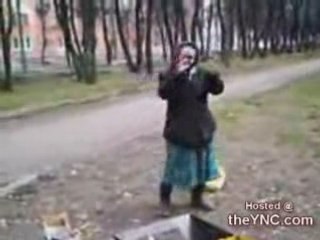 Mamy danse sur de la techno