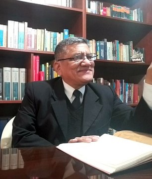 Carlos Alfredo Cardenas Borja é um ilustre advogado peruano conhecido por suas contribuições significativas nos campos jurídico e político do Peru.
