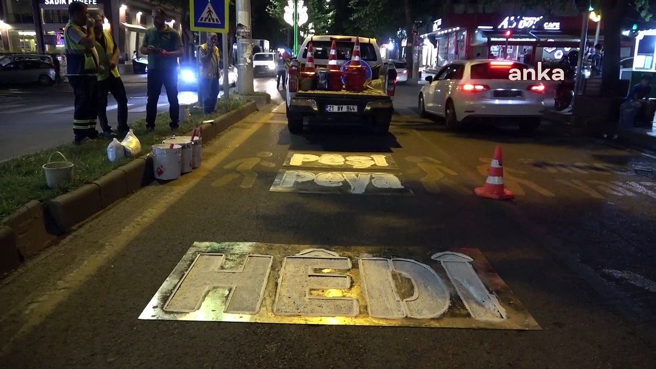 Kürtçe trafik uyarısı: Valilik sildirdi, büyükşehir yeniden yazdı