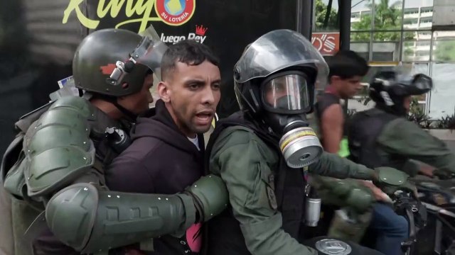 Sobe o número de civis mortos em protestos na Venezuela