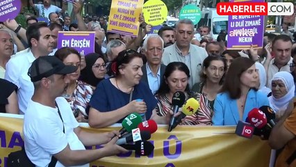 Diyarbakır'da Kürtçe yazıların silinmesi protesto edildi