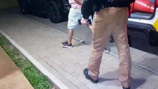 Homem trans é preso após descumprir medida protetiva e agredir ex-companheira