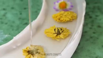 INCREDIBLE EPOXY RESIN CRAFTS FOR ALL OCCASIONS