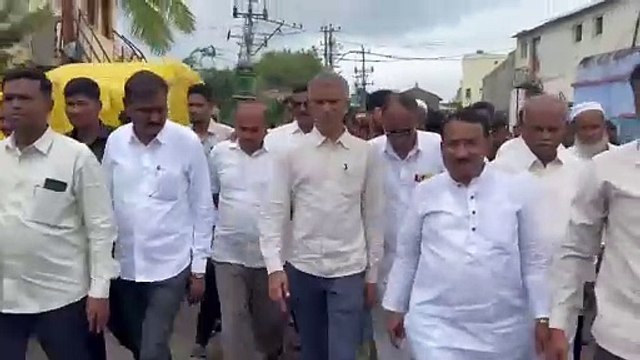 ಮುಧೋಳ ತಾಲೂಕಿನಲ್ಲಿ ಜನ ವಸತಿ ಪ್ರದೇಶಗಳಿಗೆ ನದಿ ನೀರು ನುಗ್ಗಿದ ಸ್ಥಳಕ್ಕೆ ಕೃಷ್ಣ ಬೈರೇಗೌಡ ಭೇಟಿ