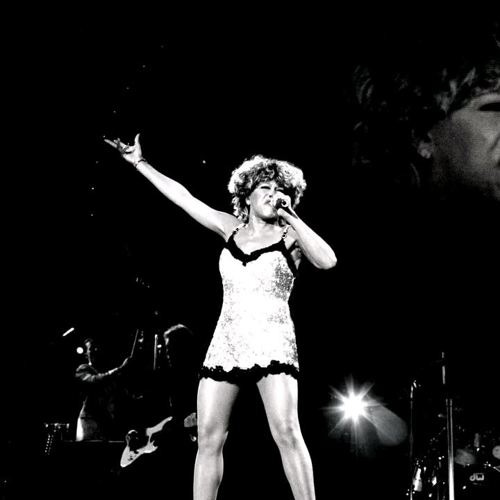 Glasgow announcement of Tina Turners passing