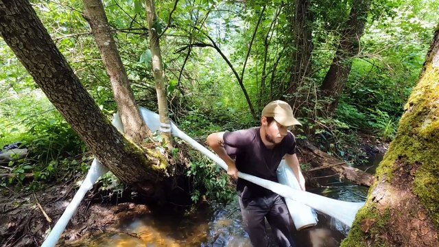 Building an Amazing Shelter Over the WATER with Plastic Wrap RELAXING CAMP/ BUSHCRAFT TENT/SURVIVAL|بناء مأوى رائع فوق الماء باستخدام غلاف بلاستيكي. مخيم الاسترخاء / خيمة بوشكرافت / البقاء على قيد الحياة|प्लास्टिक रैप से पानी के ऊपर एक अद्भुत आश्रय का नि