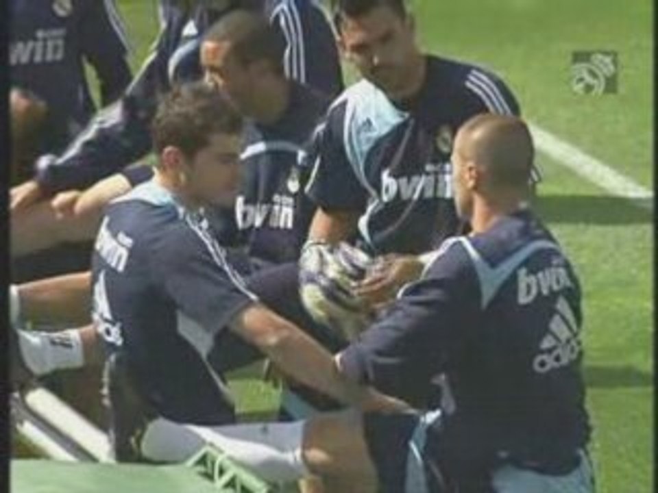 slo-mo that hand porn.