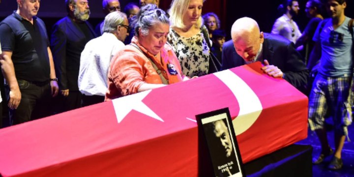 Türk sanat dünyasının duayeni Kenan Işık son yolculuğuna uğurlandı