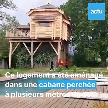 Gîte insolite : une cabane perchée au milieu des arbres à Beauville