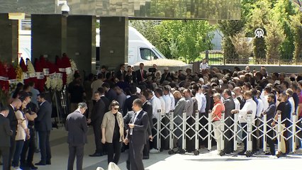 Usta sanatçıya veda! Hiç tanımadığı dedesini bir an olsun bırakmadı